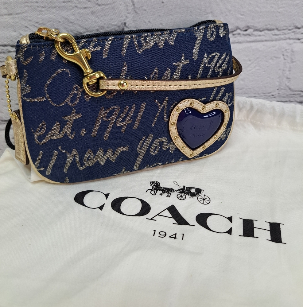 'COACH' 'POPPY' SIGNATURE SCRIPT LUREX JACQUARD WRISTLET & DUST BAG SET - Picture 13 of 15